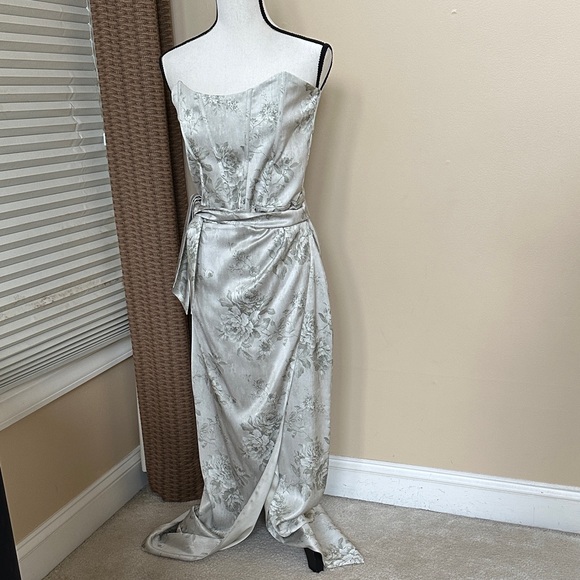 V. Chapman June Printed Corset Front Slit Satin Gowm - Picture 6 of 15